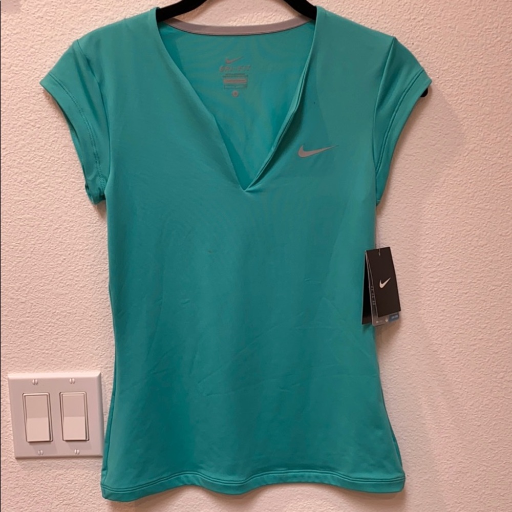 Brand new Nike shirt women’s